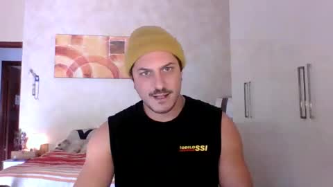 Snapshot of matteushh87 chatting on 10-18-25, 08:15 matteushh87 online show from 10-18-25, 08:15