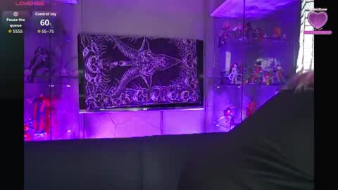 Snapshot of matti_sofia chatting on 06-17-26, 11:12 TATIANA AND ROUS online show from 06-17-26, 11:12