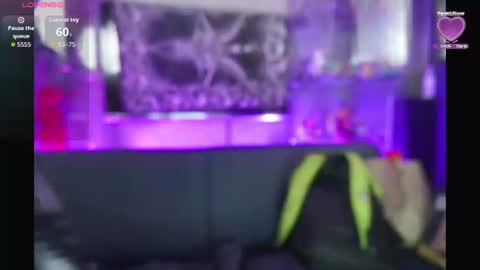 Snapshot of matti_sofia chatting on 07-16-26, 11:05 TATIANA AND ROUS online show from 07-16-26, 11:05