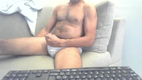 Snapshot of mattrudi chatting on 05-07-26, 04:18 Matt R. online show from 05-07-26, 04:18