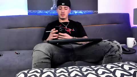 Snapshot of mattytwink69 chatting on 12-20-24, 01:03 Matt online show from 12-20-24, 01:03