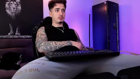 Snapshot of mattytwink69 chatting on 01-06-25, 07:31 Matt online show from 01-06-25, 07:31