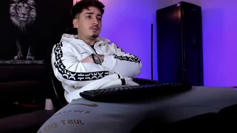 Snapshot of mattytwink69 chatting on 01-10-25, 05:47 Matt online show from 01-10-25, 05:47