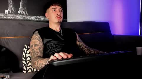 Snapshot of mattytwink69 chatting on 02-23-25, 07:22 Matt online show from 02-23-25, 07:22