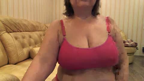 Cat online show from 01-25-25, 02:15