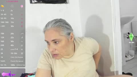 Snapshot of mature_gold1 chatting on 05-15-26, 12:12 danna mature online show from 05-15-26, 12:12