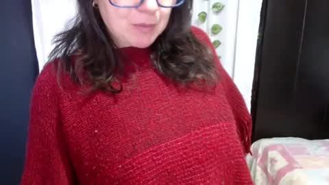 Snapshot of mature_wolf chatting on 01-11-25, 02:25 Sonia online show from 01-11-25, 02:25