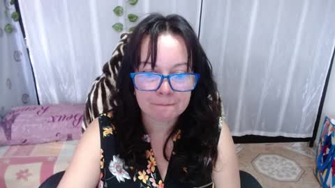 Snapshot of mature_wolf chatting on 01-23-25, 04:15 Sonia online show from 01-23-25, 04:15