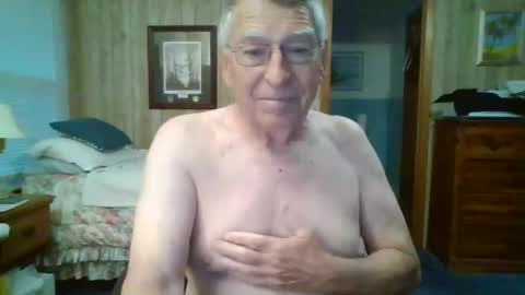 Snapshot of maturecouple1954 chatting on 03-31-26, 11:32 SXECPL55 at G mail Dot Com online show from 03-31-26, 11:32