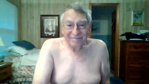 Snapshot of maturecouple1954 chatting on 04-01-26, 11:33 SXECPL55 at G mail Dot Com online show from 04-01-26, 11:33