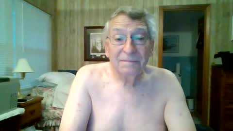 Snapshot of maturecouple1954 chatting on 04-30-26, 11:27 SXECPL55 at G mail Dot Com online show from 04-30-26, 11:27