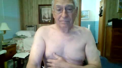 Snapshot of maturecouple1954 chatting on 05-19-26, 10:43 SXECPL55 at G mail Dot Com online show from 05-19-26, 10:43