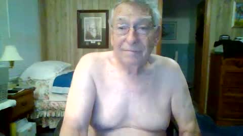 Snapshot of maturecouple1954 chatting on 05-25-26, 10:32 SXECPL55 at G mail Dot Com online show from 05-25-26, 10:32