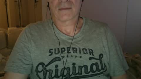 Snapshot of maturehotman chatting on 01-06-25, 07:45 maturehotman online show from 01-06-25, 07:45