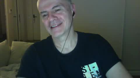 Snapshot of maturehotman chatting on 02-15-25, 06:44 maturehotman online show from 02-15-25, 06:44