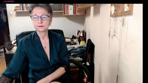 maturekate online show from 10-15-25, 06:35