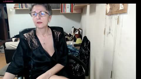 maturekate online show from 10-17-25, 06:38