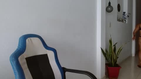 Cecilia online show from 02-09-25, 01:14