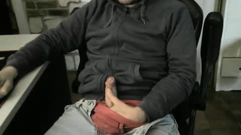 Snapshot of maty_212121 chatting on 12-09-24, 09:39 Mattias online show from 12-09-24, 09:39