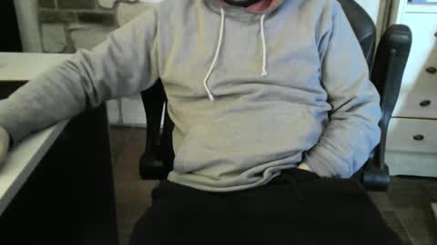 Snapshot of maty_212121 chatting on 12-12-24, 11:18 Mattias online show from 12-12-24, 11:18