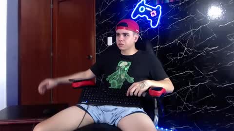 Snapshot of maty_hard chatting on 12-07-24, 07:10 Matias online show from 12-07-24, 07:10