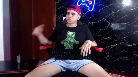 Snapshot of maty_hard chatting on 12-07-24, 10:17 Matias online show from 12-07-24, 10:17