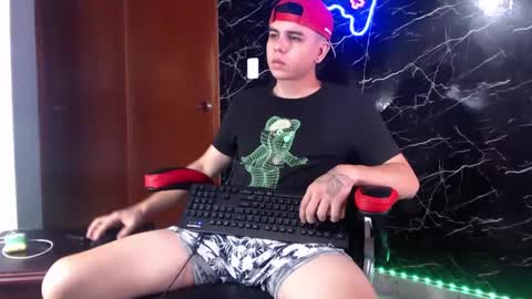 Snapshot of maty_hard chatting on 01-03-25, 03:12 Matias online show from 01-03-25, 03:12