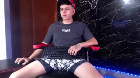 Snapshot of maty_hard chatting on 01-27-25, 01:41 Matias online show from 01-27-25, 01:41