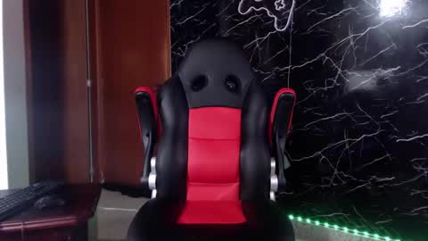 Snapshot of maty_hard chatting on 02-03-25, 09:19 Matias online show from 02-03-25, 09:19