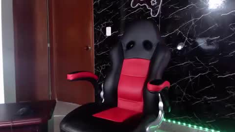 Snapshot of maty_hard chatting on 02-03-25, 01:19 Matias online show from 02-03-25, 01:19