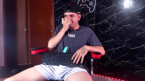 Snapshot of maty_hard chatting on 02-05-25, 09:46 Matias online show from 02-05-25, 09:46