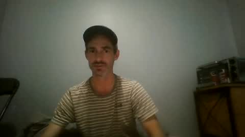 Snapshot of maubecaron1 chatting on 09-26-25, 02:54 ken34yee online show from 09-26-25, 02:54