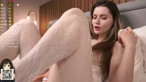 Lily online show from 05-14-26, 04:47