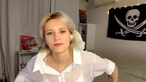 Snapshot of maudhendry chatting on 09-09-25, 05:23 Mia online show from 09-09-25, 05:23