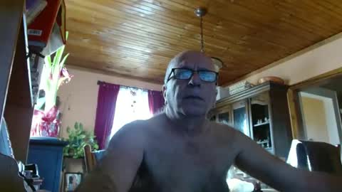 Maurice online show from 01-14-25, 04:40