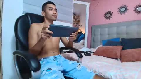 MAURICIO online show from 02-28-26, 02:45