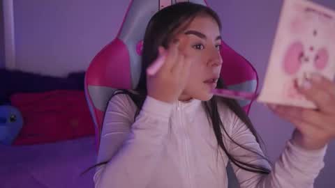 Snapshot of mavi_boo chatting on 02-18-26, 09:00 Mavi online show from 02-18-26, 09:00