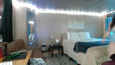 mavismable online show from 04-12-26, 03:44