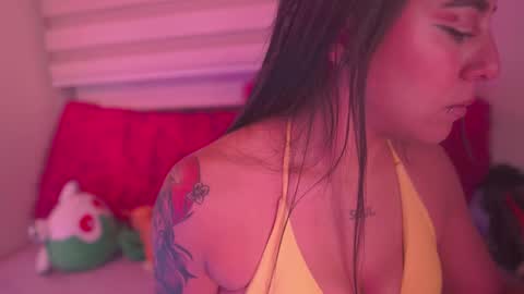 Snapshot of mavy_ chatting on 02-21-26, 09:21 MAVY online show from 02-21-26, 09:21