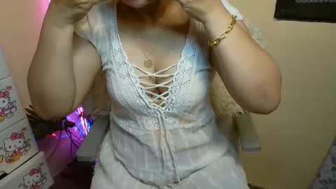 Snapshot of mawi24 chatting on 04-25-26, 12:19 Mau online show from 04-25-26, 12:19