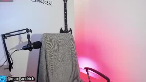 Snapshot of max__andrich chatting on 07-13-26, 01:41 Max... online show from 07-13-26, 01:41