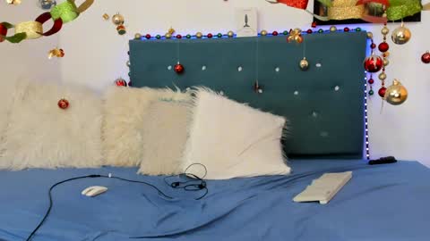 Snapshot of max_and_peter chatting on 12-10-24, 10:26 max_and_peter online show from 12-10-24, 10:26