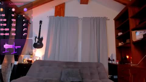 Snapshot of max_dic1 chatting on 02-11-25, 04:33 max D. online show from 02-11-25, 04:33