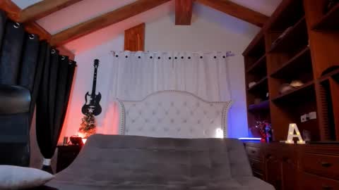 max D. online show from 12-03-25, 11:41