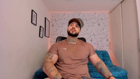 Snapshot of max_dic1 chatting on 04-28-26, 12:53 max D. online show from 04-28-26, 12:53