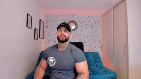 Snapshot of max_dic1 chatting on 05-25-26, 05:24 max D. online show from 05-25-26, 05:24