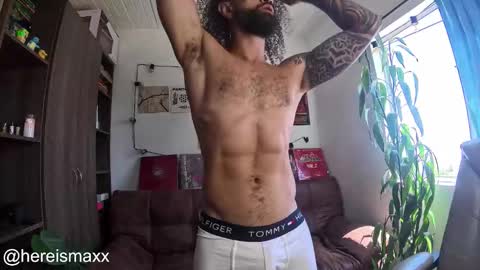 Snapshot of max_greenn chatting on 10-25-25, 04:24 Max Follow me IGX hereismaxx online show from 10-25-25, 04:24