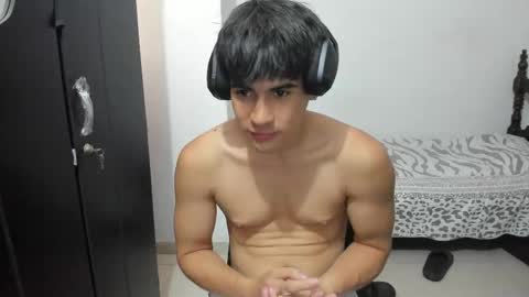 Max online show from 09-16-25, 01:45