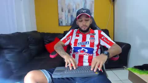 Snapshot of max_sexyhot26 chatting on 12-31-24, 08:12 max_sexyhot26 online show from 12-31-24, 08:12