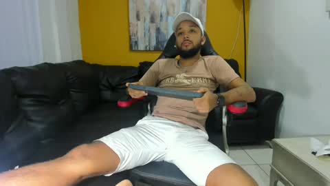 Snapshot of max_sexyhot26 chatting on 01-06-25, 02:26 max_sexyhot26 online show from 01-06-25, 02:26